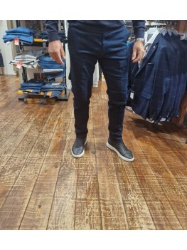 Replay Slim Fit Brad Stretch Jean In Rinse Wash  - MB9889.000.581007